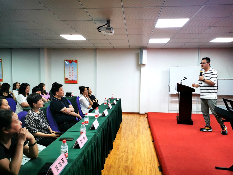眉山同心公益藝術(shù)大講堂開講 民進(jìn)市委以文化力量服務(wù)社會